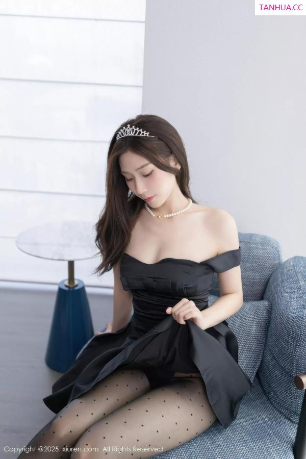   [XiuRen]高清写真图 2025.10.16 No.10878 刘婷婷 黑色性感第17张图片